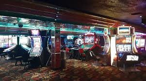 Filipino player accessing live casino tables on mobile browser via spin ph app